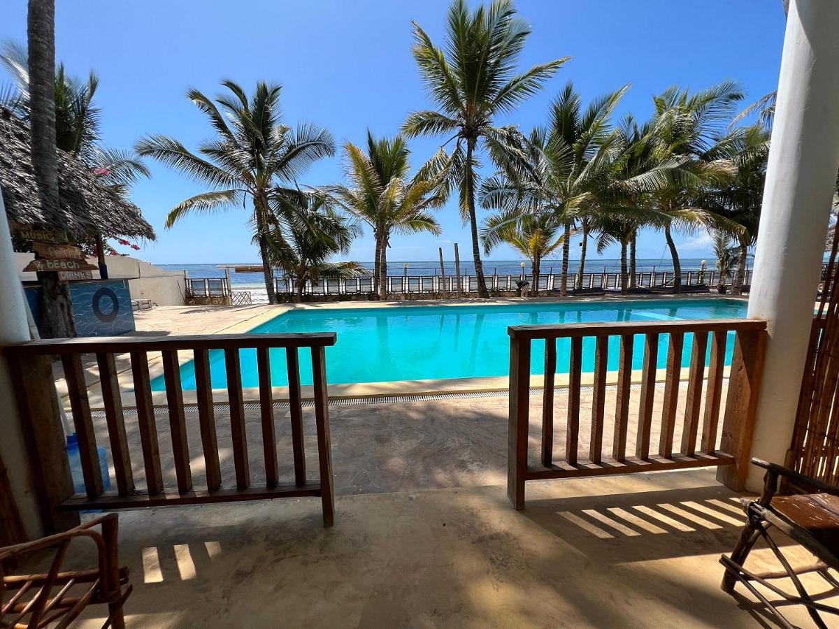 Sky & Zanzibar Готель 3*