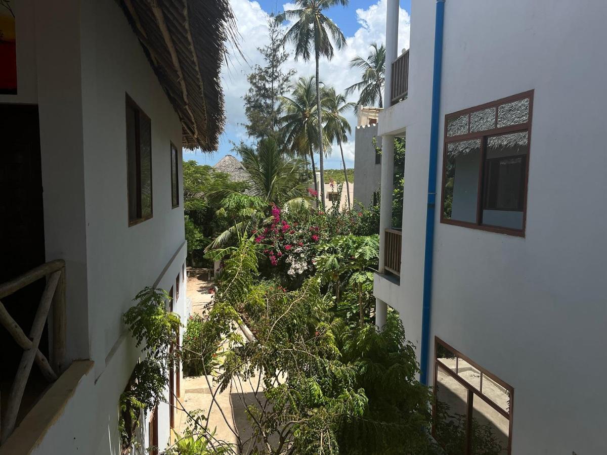 Готель Sky & Zanzibar 3*